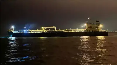 انفجار ناقلة نفط قبالة الكويت يتسبب في تسرب نفطي وتهديد بيئي