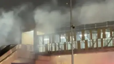 حريق مروع يلتهم سور نادي الأهلي بمدينة نصر.. وهشام يكن ينشر مشاهد مرعبة