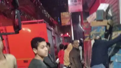 الحماية المدنية بالبحيرة تخمد حريقًا هائلاً بمخزن مواد غذائية في إيتاي البارود