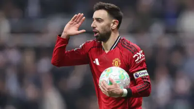 مانشستر يونايتد يتحرك بملايين الدولارات لإنقاذ برونو فرنانديز من الدوريات الأوروبية