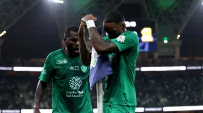 خبير تحكيمي يوضح: هل كان يجب طرد إيفان توني في ديربي جدة؟