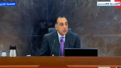 مدبولي يتفقد سفن التغويز وصوامع عتاقة ويسلم عقود سكن لكل المصريين