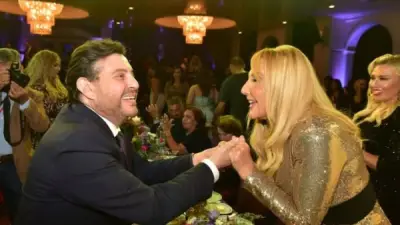 نادية الجندي تطلب الدعاء لهاني شاكر بعد وعكته الصحية وتفاصيل حالته الطبية