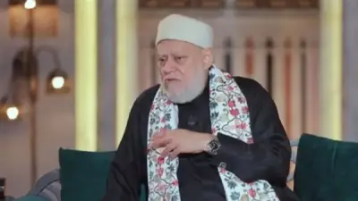 علي جمعة يوضح أحكام بقايا الطعام بين الأسنان والمنظار الطبي في الصيام