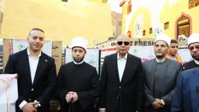 وزير الأوقاف ومحافظ المنيا يوزعان أجهزة عرائس ومواد غذائية لدعم الأسر الأولى بالرعاية