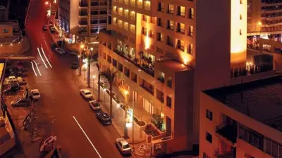 غارة إسرائيلية تستهدف فندق رمادا في بيروت بصاروخ موجه