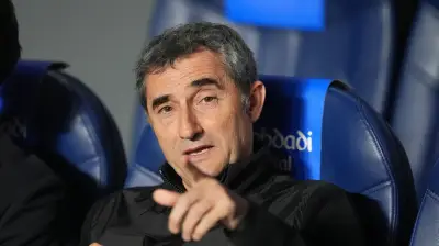 فالفيردي يثير الجدل بتصريح مفاجئ حول عدم طرد كوبارسي في مباراة برشلونة