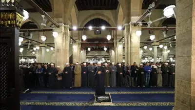 الجامع الأزهر يشهد إقبالاً هائلاً في الليلة العشرين من رمضان لأداء صلاتي العشاء والتراويح