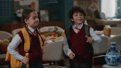 جان رامز يبرز الآثار النفسية للطلاق على الأطفال في مسلسل بابا وماما جيران