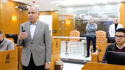 محافظ المنيا يتفقد مركز السيطرة لمتابعة الالتزام بتعريفة الركوب الجديدة