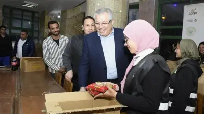 أسرة طلاب من أجل مصر بجامعة عين شمس توزع كراتين الخير في رمضان