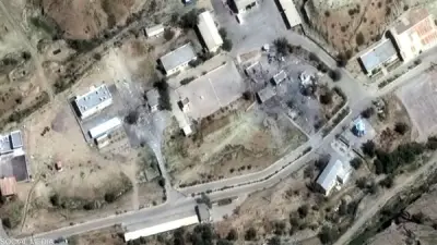 صور فضائية تكشف أضراراً مدمرة في قاعدة صواريخ إيرانية بعد غارات أمريكية إسرائيلية