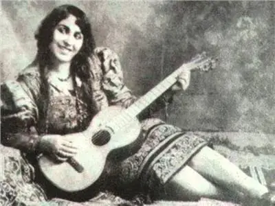 منيرة المهدية: أول مطربة مصرية تعتلي خشبة المسرح الغنائي