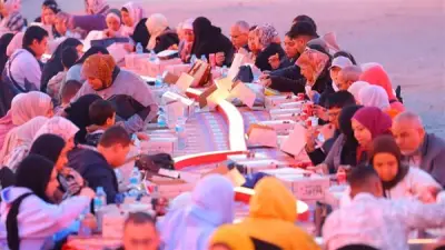 مصر تدخل موسوعة جينيس بتقديم أكبر عدد وجبات إفطار جماعي خلال ساعة واحدة