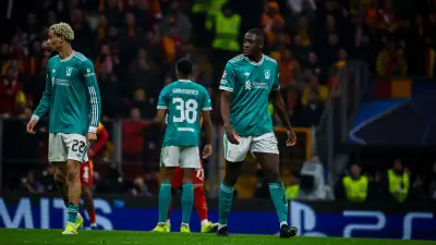 كاراجر يحذر سلوت من الإقالة بعد خسارة ليفربول المقلقة أمام جالطة سراي في دوري الأبطال