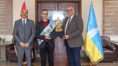 محافظ الإسكندرية يكرم أوائل طلبة الثانوية العامة لغات في مسابقة جمهورية