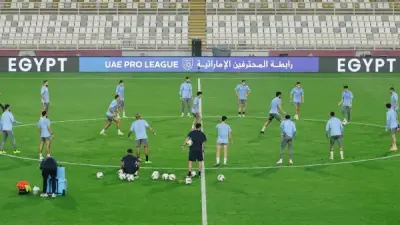 بعثة بيراميدز تؤدي صلاة الجمعة في الرباط قبل مواجهة الجيش الملكي في دوري الأبطال