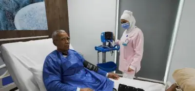 إشادة أم لطفل منتفع من التأمين الصحي الشامل بعد جراحة ناجحة في مصر