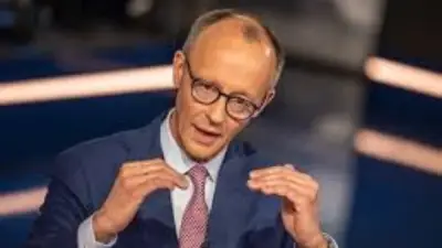 ميرتس يصف قرار تخفيف عقوبات النفط الروسي بأنه خاطئ ويحذر من إضعاف الضغط على موسكو