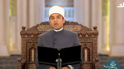 إمام مسجد السيدة زينب يوضح آداب استخدام السوشيال ميديا ويحذر من مخاطرها