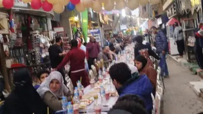 أهالي إسكو وعزبة البكري بالقليوبية يجتمعون على مائدة إفطار جماعي في رمضان