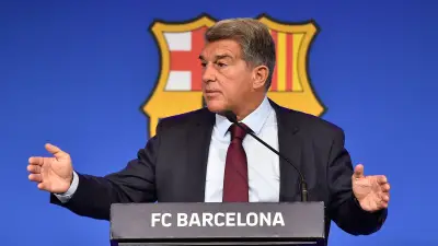 لابورتا: برشلونة يقاتل ضد التحكيم وقمامة ريال مدريد تشوه الليجا