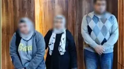 مشاجرة عنيفة بين شخص ومالكتي صالون تجميل بسبب ركن سيارة في مدينة نصر