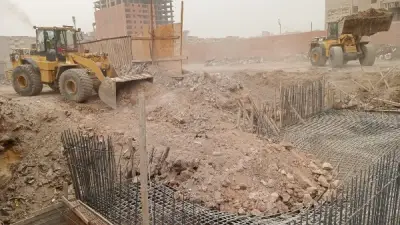 محافظ القليوبية يشرف على إزالة مبنى مخالف في شبرا الخيمة ويؤكد حسم الدولة