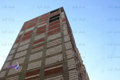 انهيار جزئي في برج سكني بالمحلة الكبرى بسبب سوء الأحوال الجوية ونجاة فتاة من الموت