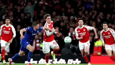 آرسنال يحافظ على الصدارة بفوز ثمين على إيفرتون في الدوري الإنجليزي