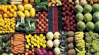 أسعار الفاكهة تشهد تباينًا ملحوظًا في سوق العبور مع انخفاض الفراولة وارتفاع الجوافة