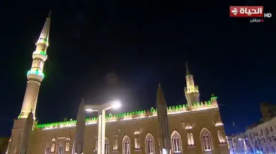 بث مباشر لصلاتي العشاء والتراويح من مسجد الإمام الحسين بالقاهرة