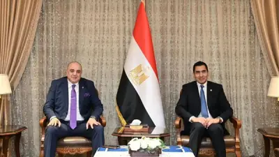 وزير الشباب والرياضة يلتقي رئيس نادي الشمس لمناقشة خطط التطوير الرياضي