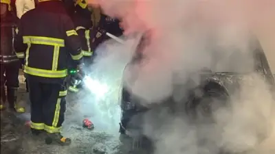 طالب يتفحم داخل سيارته بعد حادث مروع على طريق السويس الصحراوي