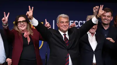 فوز لابورتا الكاسح في انتخابات برشلونة يثير جدلاً إعلامياً حول البروتوكول والهيبة