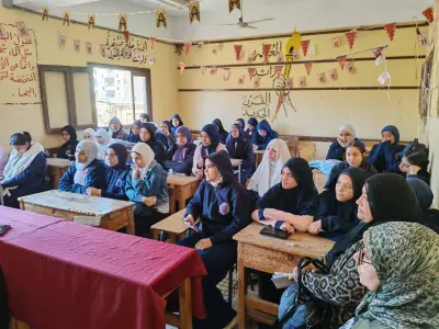 لقاء توعوي بمدرسة سمالوط الثانوية بنات حول المواطنة ومخاطر الشائعات