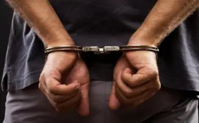 فيديو يكشف عن عمليات سرقة الأسلاك الكهربائية في القاهرة: جرائم تهدد البنية التحتية