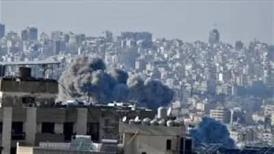 الجيش الإسرائيلي يصدر أوامر إخلاء في جنوب لبنان ويشن غارات واسعة على بيروت