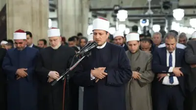 الجامع الأزهر يشهد إقبالاً كبيراً في الليلة الثامنة والعشرين من رمضان بأجواء إيمانية مهيبة