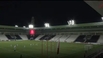 توقف مفاجئ لمباراة الغرافة والأهلي القطري في دوري نجوم قطر يثير القلق