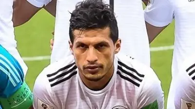 نادي الإسماعيلي ينفي مفاوضاته مع طارق حامد لاعب الزمالك السابق بشكل قاطع