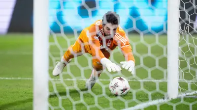 الحظ العاثر يمنح نوتنجهام نهاية سعيدة في مشواره بالدوري الأوروبي