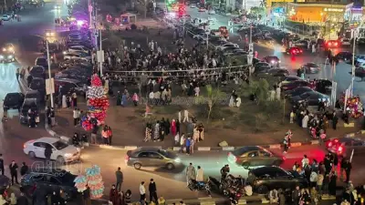 مئات المصلين يؤدون صلاة عيد الفطر في مسجد الصديق بمصر الجديدة