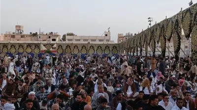 مئات الأهالي يؤدون صلاة عيد الفطر في ساحة مطروح وسط إجراءات أمنية وخدمية مشددة