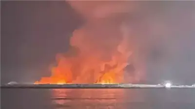 إعلام إيراني: احتراق زوارق في ميناء لنجة بعد قصف إسرائيلي