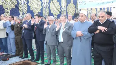 محافظ بني سويف يؤدي صلاة عيد الفطر وسط أجواء بهيجة ويدعو لمواصلة مسيرة العمل والبناء