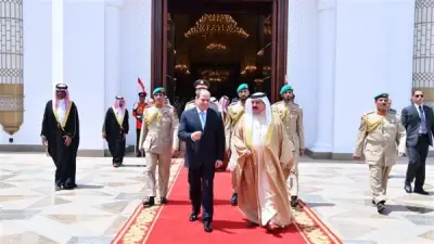 السيسي يغادر البحرين بعد زيارة رسمية ناجحة وملك البحرين في مقدمة المودعين