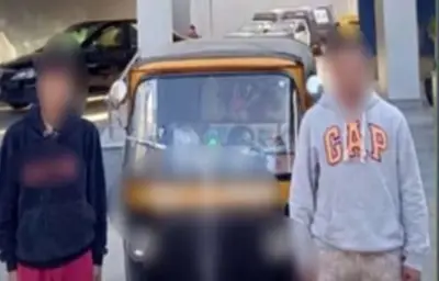 ضبط طفلين بعد اصطدام توك توك بسيارة والتسبب في تلفيات بالجيزة