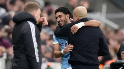 حسام حسن يهنئ عمر مرموش بعد تتويجه الأول مع مانشستر سيتي بكأس الرابطة الإنجليزية