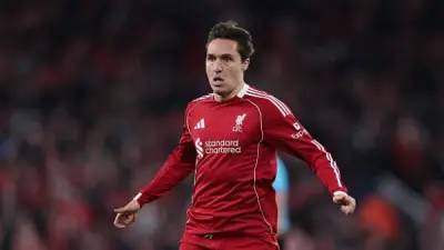 كييزا يغادر معسكر إيطاليا فجأة قبل ملحق كأس العالم